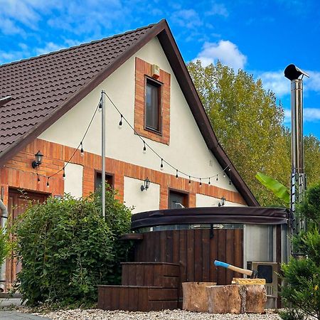 Posteleki Vendeghaz-Nyugalom Szigetei Villa Gyula Bagian luar foto