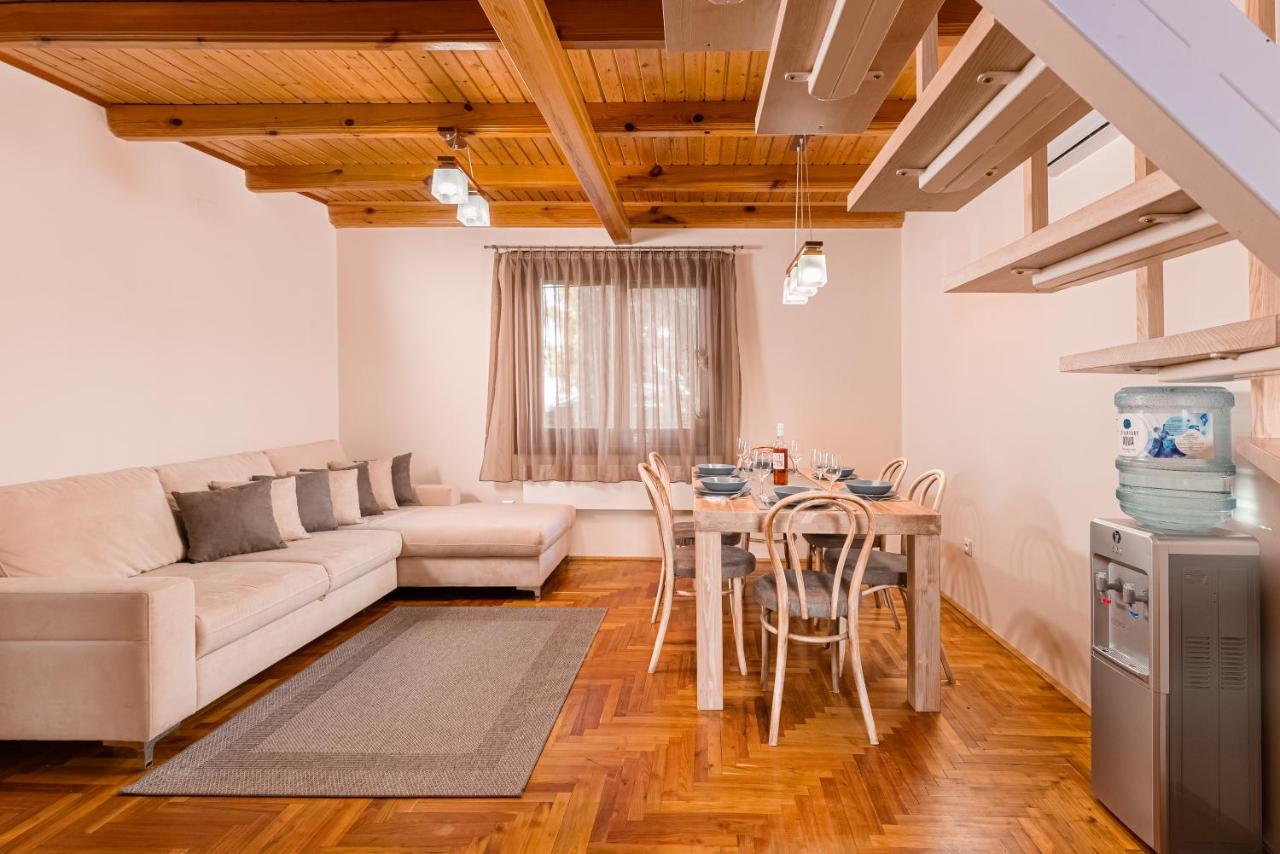 Posteleki Vendeghaz-Nyugalom Szigetei Villa Gyula Bagian luar foto