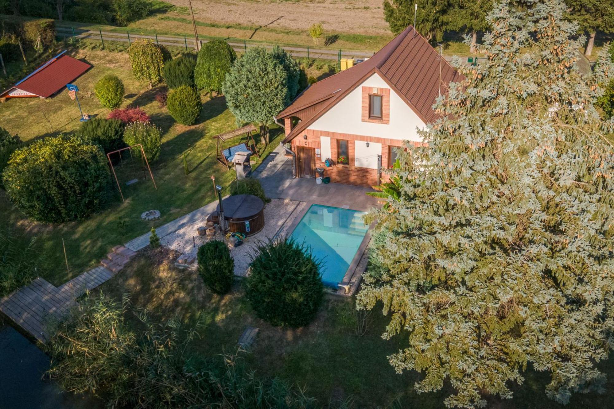 Posteleki Vendeghaz-Nyugalom Szigetei Villa Gyula Bagian luar foto