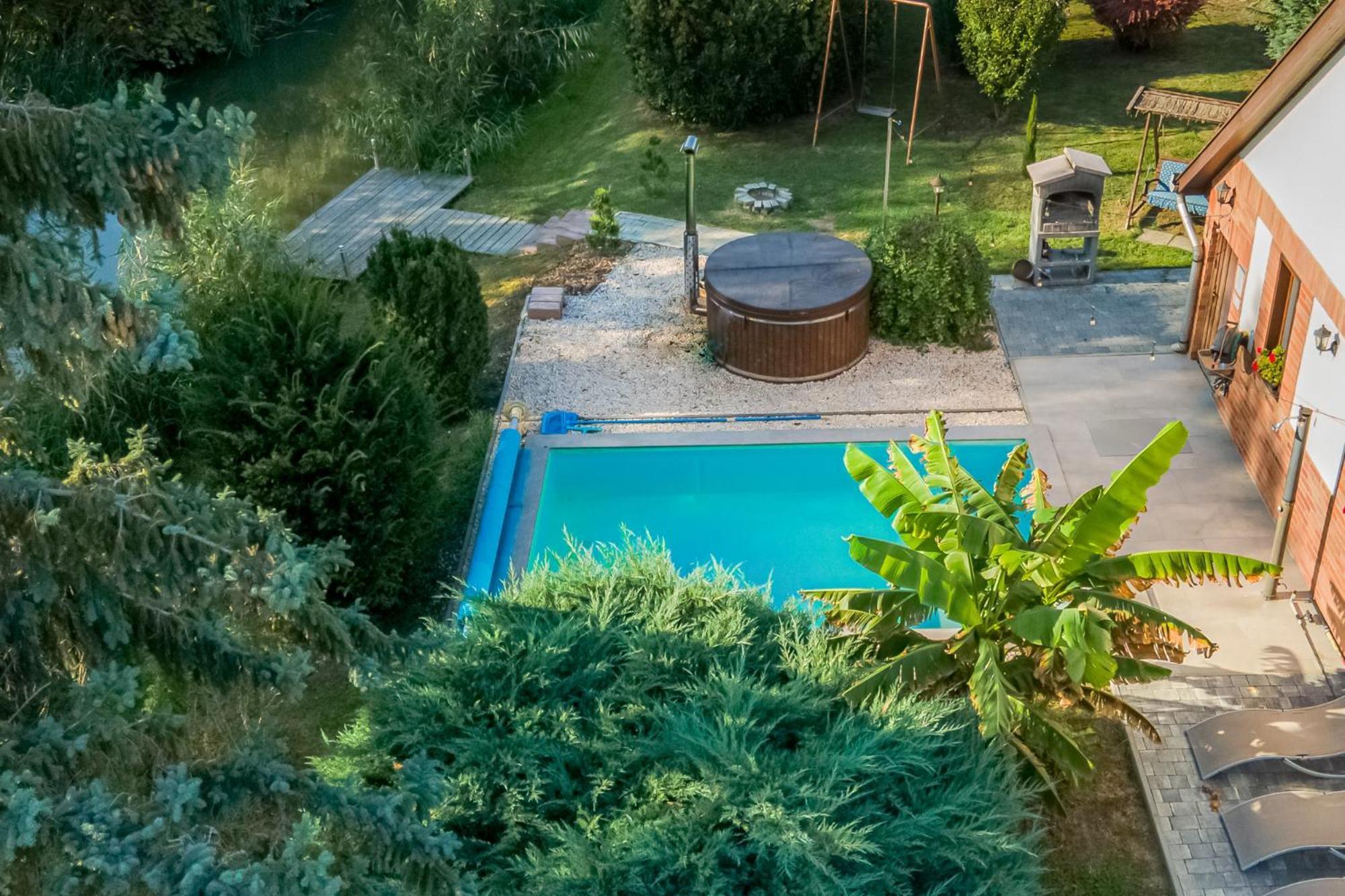 Posteleki Vendeghaz-Nyugalom Szigetei Villa Gyula Bagian luar foto