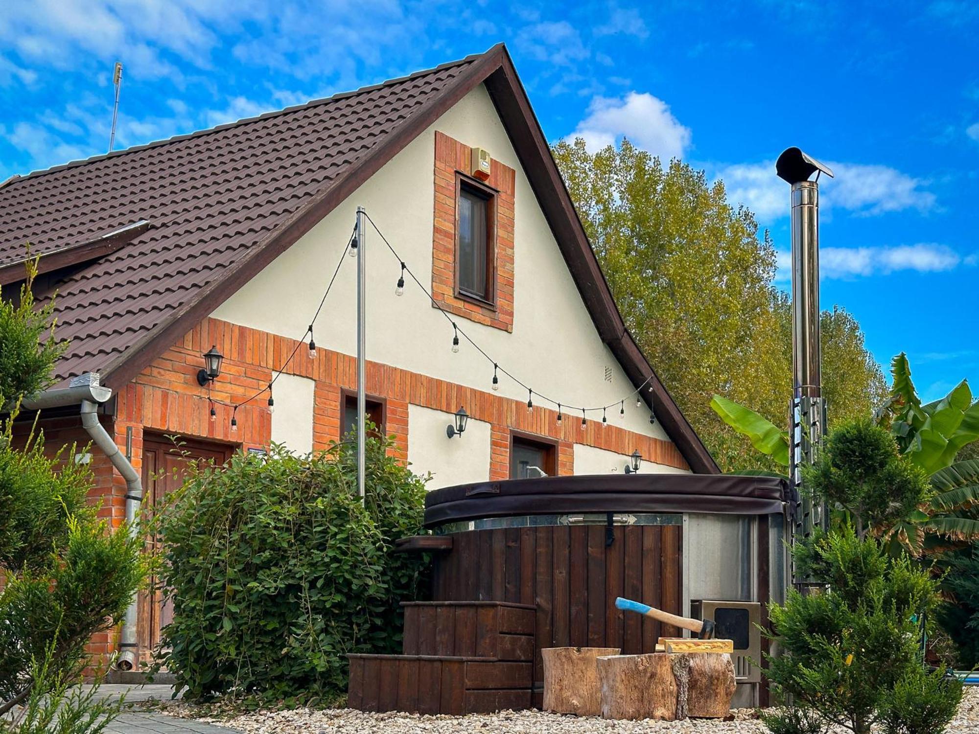 Posteleki Vendeghaz-Nyugalom Szigetei Villa Gyula Bagian luar foto